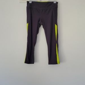S/M Workout Capri Tights.  Missing size tag